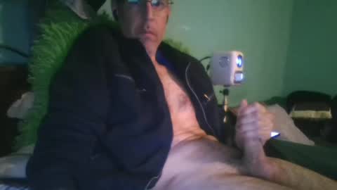 Snapshot of reyes_albert2006 chatting on January 18, 12:26 pm reyes_albert2006 online show from January 18, 12:26 pm