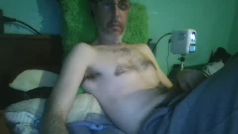 Snapshot of reyes_albert2006 chatting on February 18, 3:10 am reyes_albert2006 online show from February 18, 3:10 am