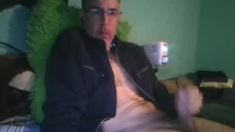 Snapshot of reyes_albert2006 chatting on January 27, 11:43 am reyes_albert2006 online show from January 27, 11:43 am