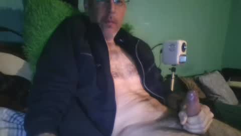 Snapshot of reyes_albert2006 chatting on February 4, 6:49 pm reyes_albert2006 online show from February 4, 6:49 pm