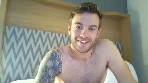 Snapshot of rguy114 chatting on October 20, 5:22 am Ryan online show from October 20, 5:22 am