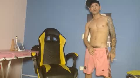 ricardo_big_cock online show from April 3, 10:17 pm