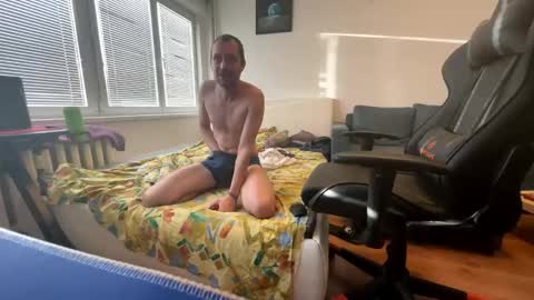 Snapshot of ricciardio chatting on October 30, 6:37 am ricciardio online show from October 30, 6:37 am