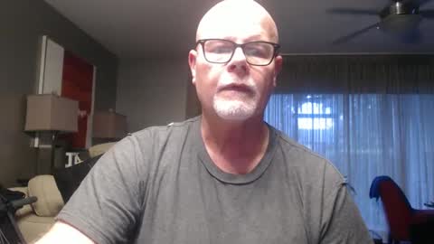 Snapshot of rich32937 chatting on October 2, 11:58 am rich32937 online show from October 2, 11:58 am