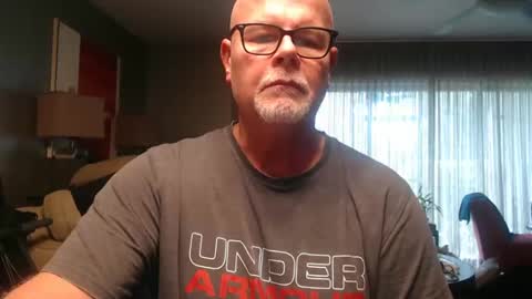 Snapshot of rich32937 chatting on September 28, 3:54 pm rich32937 online show from September 28, 3:54 pm