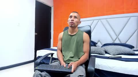 richar_voller online show from April 29, 11:37 am