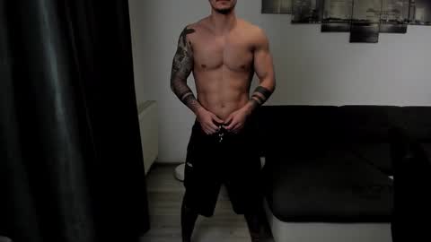 Snapshot of richarddarell chatting on September 16, 4:35 am RichardDarell online show from September 16, 4:35 am