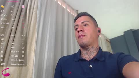Snapshot of richi_grubby chatting on February 25, 9:13 pm David online show from February 25, 9:13 pm