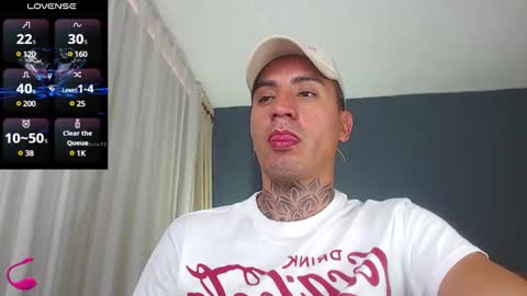 Snapshot of richi_grubby chatting on December 28, 8:25 pm David online show from December 28, 8:25 pm