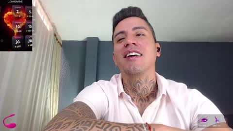 Snapshot of richi_grubby chatting on December 15, 7:31 pm David online show from December 15, 7:31 pm