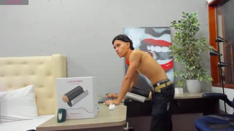 Snapshot of ricky_backus chatting on January 23, 11:15 am Ricky Backus online show from January 23, 11:15 am