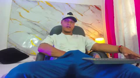 Snapshot of ricky_owens1 chatting on October 4, 8:46 pm Ricky online show from October 4, 8:46 pm