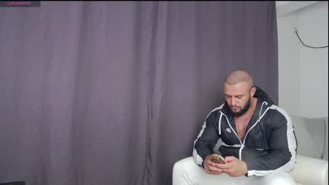 Snapshot of rickymiami1 chatting on October 28, 9:39 pm rickymiami1 online show from October 28, 9:39 pm