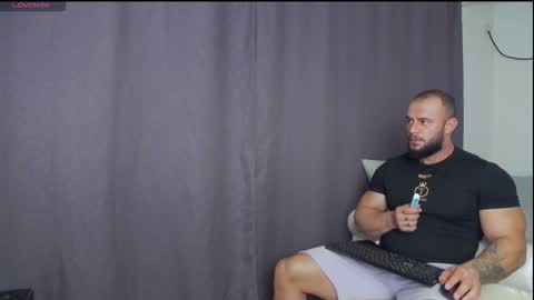 Snapshot of rickymiami1 chatting on September 16, 6:42 pm rickymiami1 online show from September 16, 6:42 pm