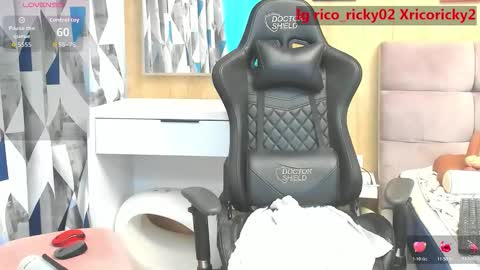 Ricky online show from May 11, 10:06 am