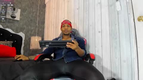 Snapshot of ricobrown777 chatting on December 24, 3:38 am RicoBrowm online show from December 24, 3:38 am