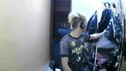 riiichie12 online show from October 31, 7:06 pm