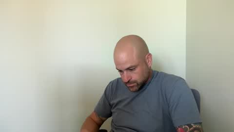 Snapshot of roadking1122 chatting on October 23, 5:05 pm roadking1122 online show from October 23, 5:05 pm