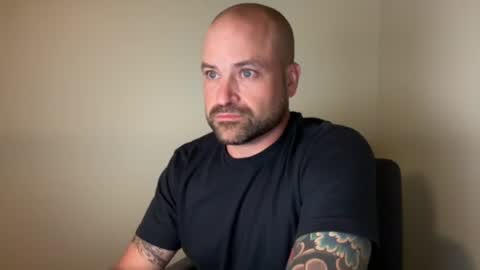 Snapshot of roadking1122 chatting on October 27, 1:41 am roadking1122 online show from October 27, 1:41 am