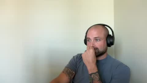 Snapshot of roadking1122 chatting on October 21, 3:15 pm roadking1122 online show from October 21, 3:15 pm