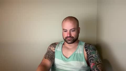 Snapshot of roadking1122 chatting on October 19, 10:18 am roadking1122 online show from October 19, 10:18 am