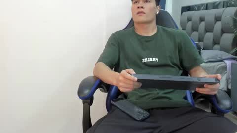 Roan Birkin online show from November 2, 7:51 pm