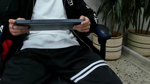 Roan Birkin online show from March 25, 8:02 pm