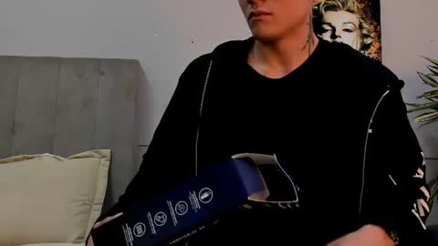 Roan Birkin online show from June 15, 7:28 pm