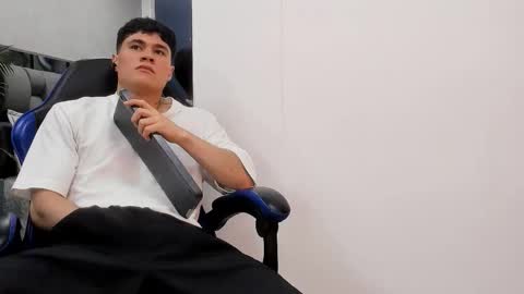 Snapshot of roan_birkin chatting on October 16, 9:34 pm Roan Birkin online show from October 16, 9:34 pm