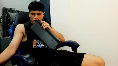 Snapshot of roan_birkin chatting on October 31, 9:40 pm Roan Birkin online show from October 31, 9:40 pm