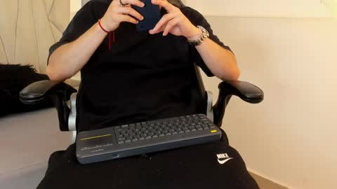 Roan Birkin online show from April 24, 8:22 pm