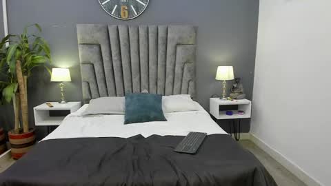 Snapshot of roan_birkin chatting on February 1, 7:23 pm Roan Birkin online show from February 1, 7:23 pm