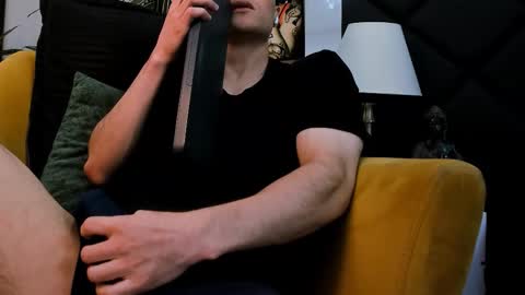 Roan Birkin online show from February 9, 8:02 pm