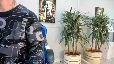 Roan Birkin online show from June 25, 7:29 pm
