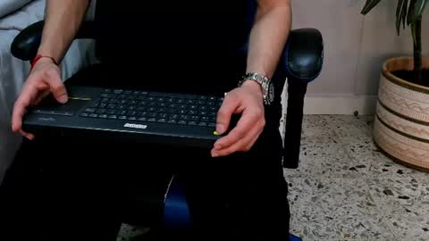 Roan Birkin online show from June 28, 7:20 pm