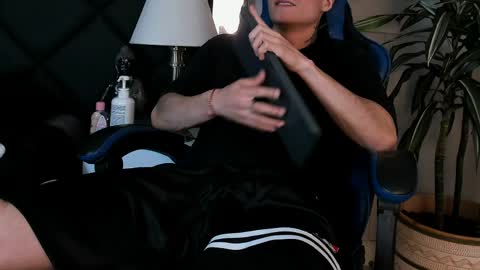 Roan Birkin online show from April 17, 9:50 pm