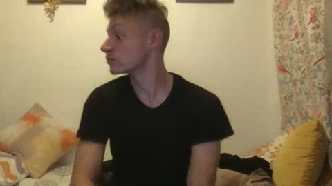Snapshot of roastingcorn chatting on March 11, 3:59 am RoastingCorn online show from March 11, 3:59 am