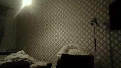 rob18997 online show from November 19, 8:09 pm