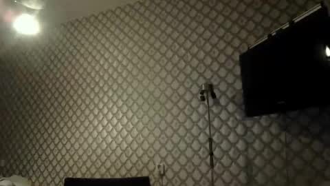 rob18997 online show from December 19, 7:11 pm