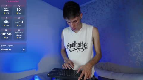 Snapshot of robbinblaze chatting on September 13, 8:54 pm Robbin online show from September 13, 8:54 pm