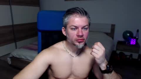 Snapshot of robbyshawz chatting on January 30, 6:46 am robbyshawz online show from January 30, 6:46 am