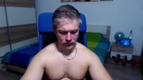 Snapshot of robbyshawz chatting on October 21, 8:28 am robbyshawz online show from October 21, 8:28 am