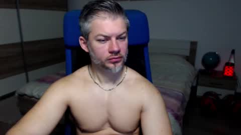 Snapshot of robbyshawz chatting on December 10, 6:01 am robbyshawz online show from December 10, 6:01 am