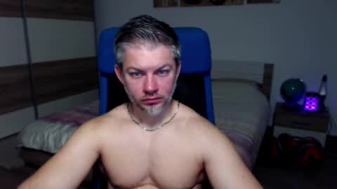 Snapshot of robbyshawz chatting on December 21, 6:09 am robbyshawz online show from December 21, 6:09 am