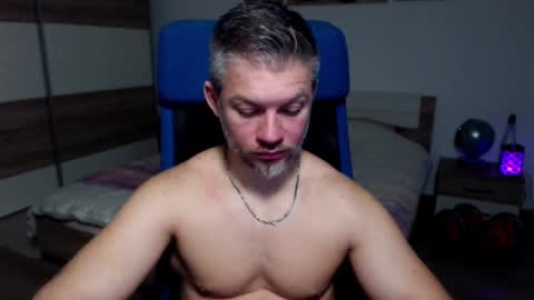 Snapshot of robbyshawz chatting on December 30, 5:48 am robbyshawz online show from December 30, 5:48 am