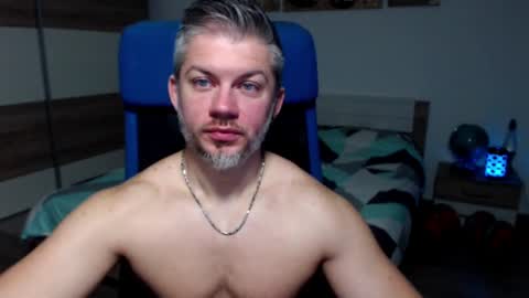 Snapshot of robbyshawz chatting on January 12, 5:34 am robbyshawz online show from January 12, 5:34 am