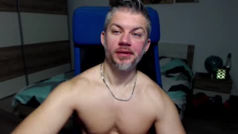 Snapshot of robbyshawz chatting on January 5, 6:02 am robbyshawz online show from January 5, 6:02 am