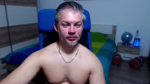 Snapshot of robbyshawz chatting on October 25, 5:53 am robbyshawz online show from October 25, 5:53 am