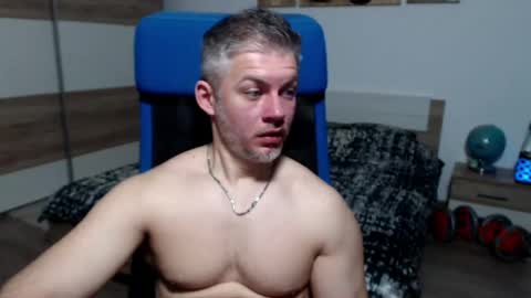 robbyshawz online show from May 5, 6:15 am
