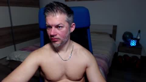 Snapshot of robbyshawz chatting on March 7, 6:02 am robbyshawz online show from March 7, 6:02 am
